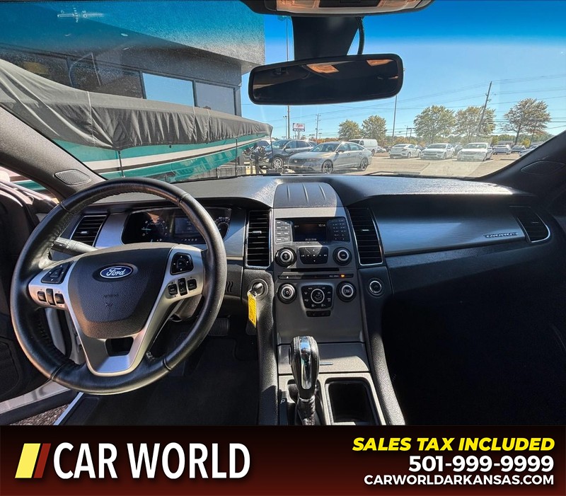 Ford Taurus Vehicle Full-screen Gallery Image 14