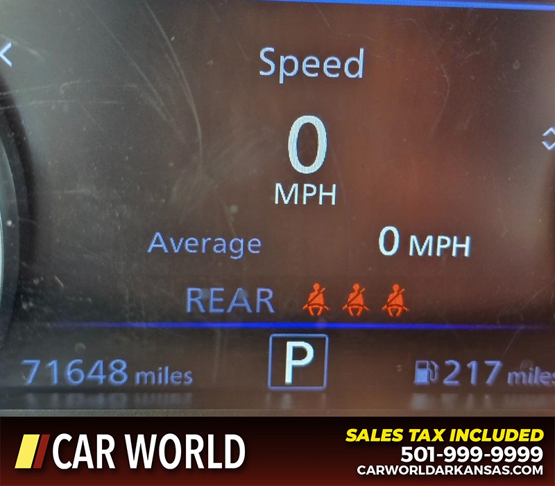 Nissan Altima Vehicle Full-screen Gallery Image 16