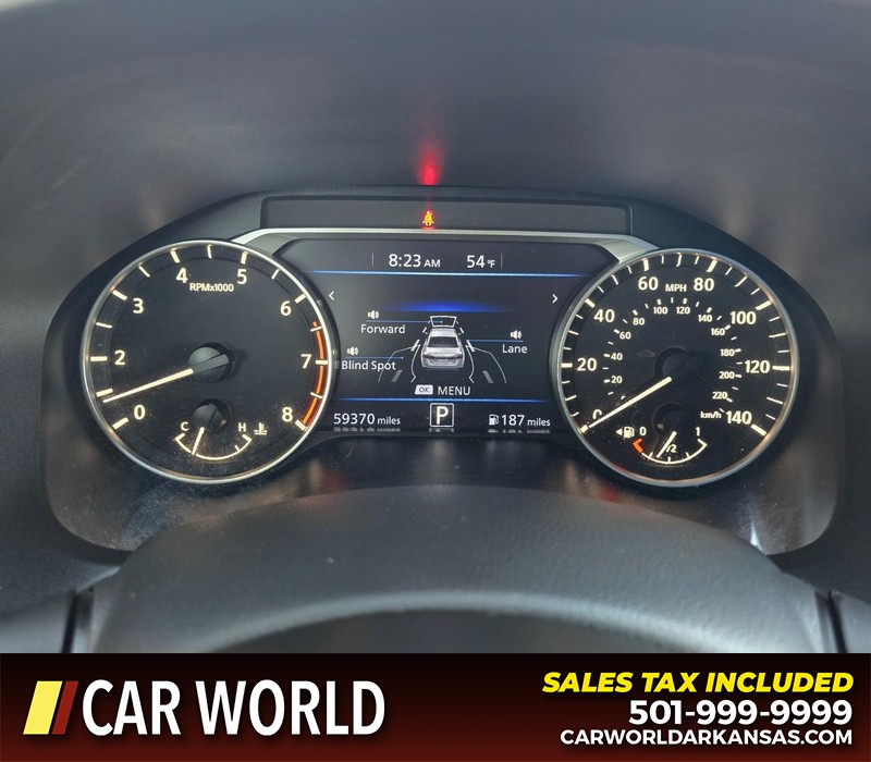 Nissan Altima Vehicle Full-screen Gallery Image 17