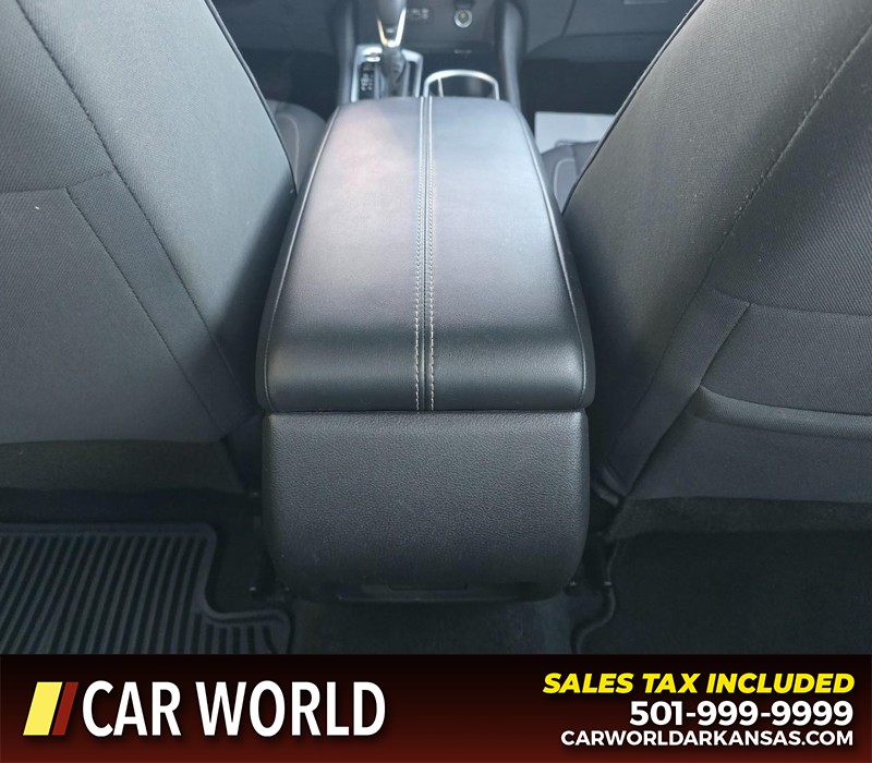 Nissan Altima Vehicle Full-screen Gallery Image 19