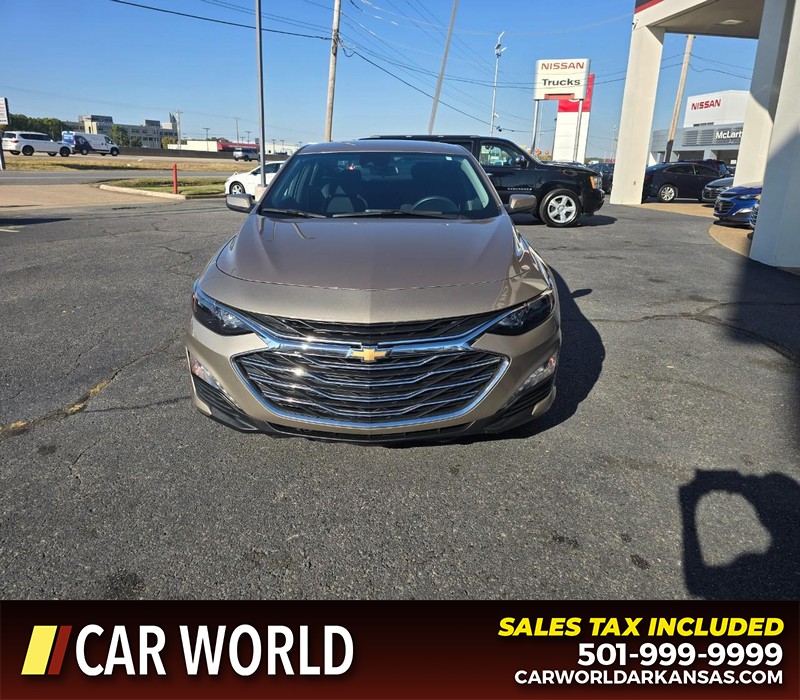 Chevrolet Malibu Vehicle Full-screen Gallery Image 2