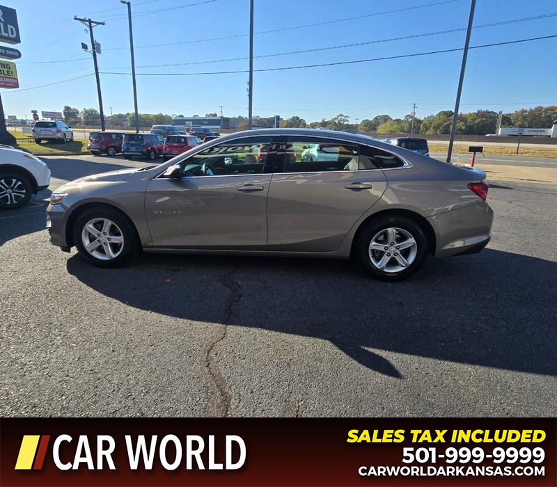 Chevrolet Malibu Vehicle Full-screen Gallery Image 4