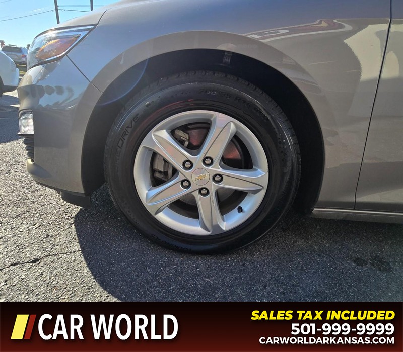 Chevrolet Malibu Vehicle Full-screen Gallery Image 6