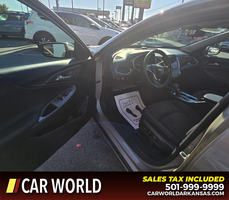 Chevrolet Malibu Vehicle Full-screen Gallery Image 7