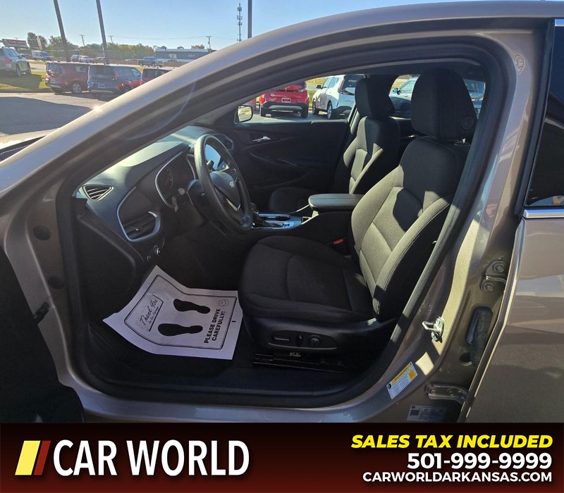 Chevrolet Malibu Vehicle Full-screen Gallery Image 8