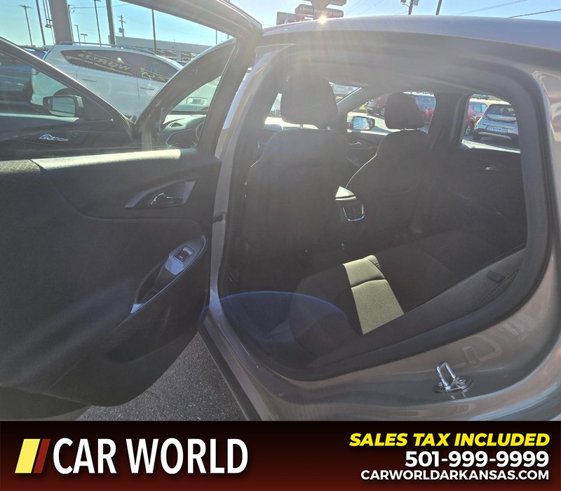 Chevrolet Malibu Vehicle Full-screen Gallery Image 9