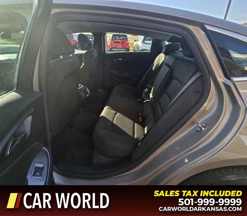 Chevrolet Malibu Vehicle Full-screen Gallery Image 10