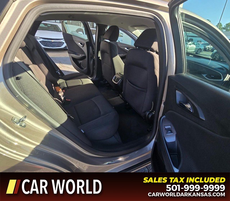 Chevrolet Malibu Vehicle Full-screen Gallery Image 12