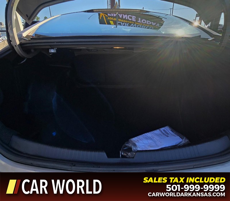 Chevrolet Malibu Vehicle Full-screen Gallery Image 13