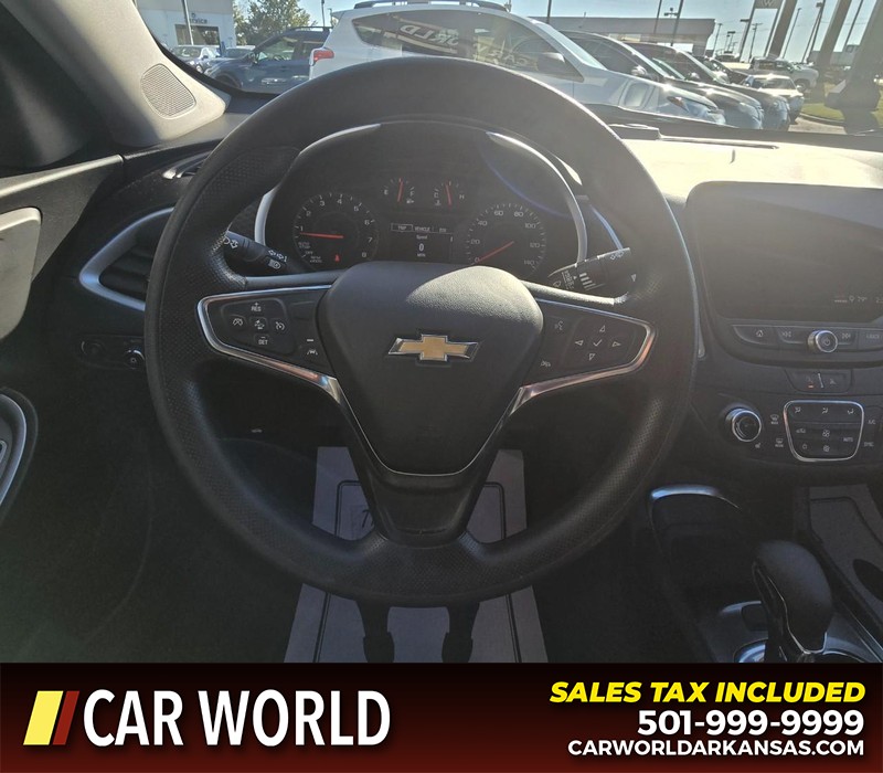 Chevrolet Malibu Vehicle Full-screen Gallery Image 15