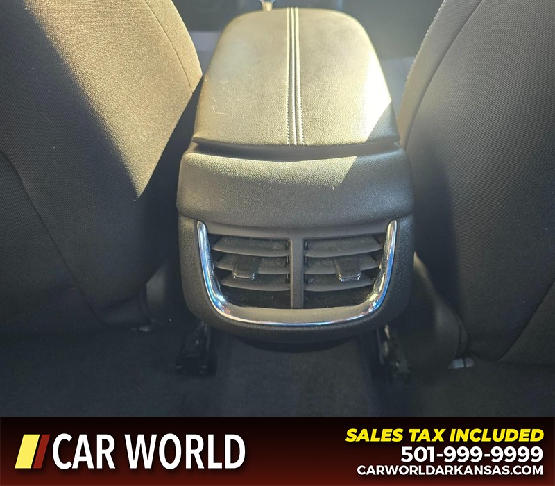 Chevrolet Malibu Vehicle Full-screen Gallery Image 19