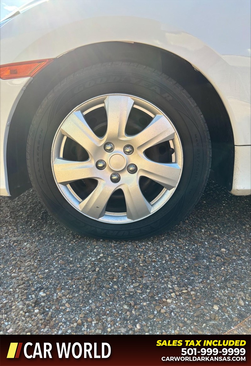 Honda Civic Sedan Vehicle Full-screen Gallery Image 11