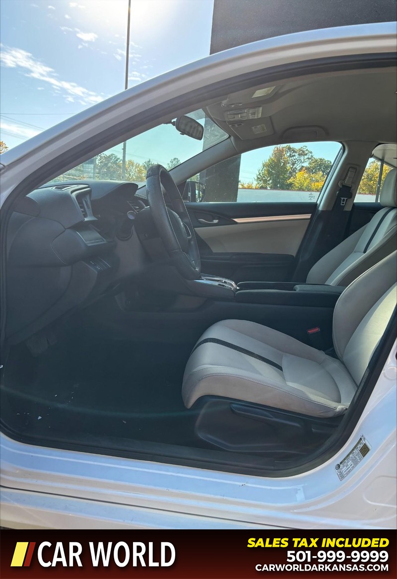 Honda Civic Sedan Vehicle Full-screen Gallery Image 13