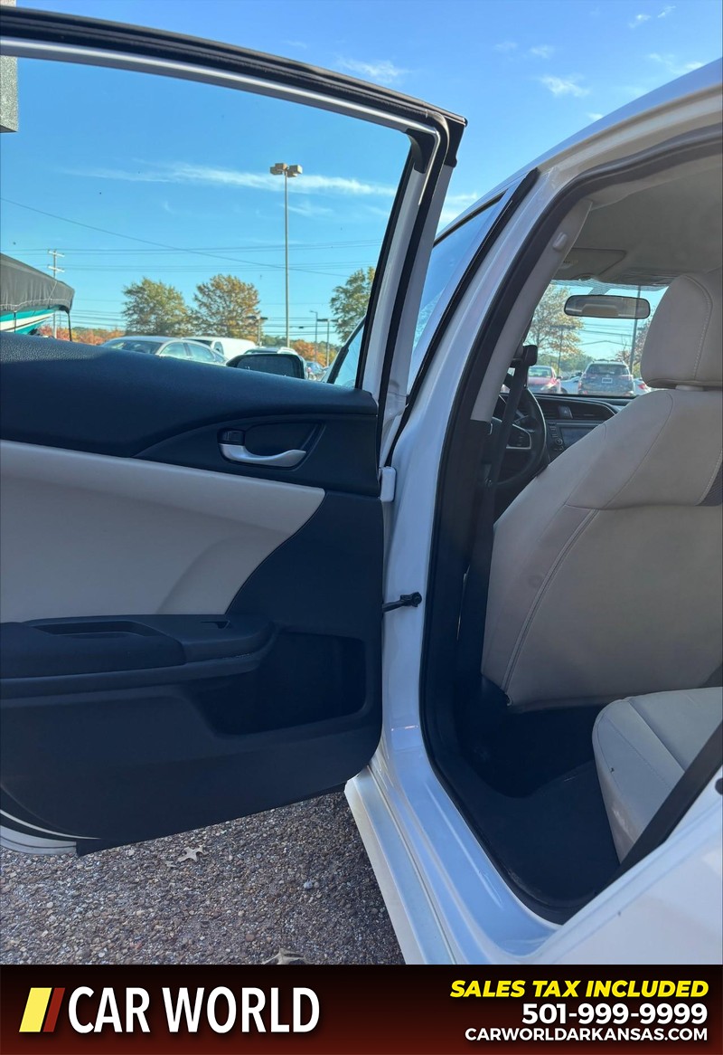 Honda Civic Sedan Vehicle Full-screen Gallery Image 14