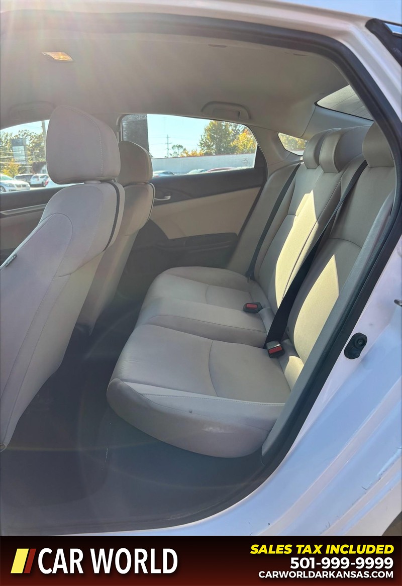 Honda Civic Sedan Vehicle Full-screen Gallery Image 15