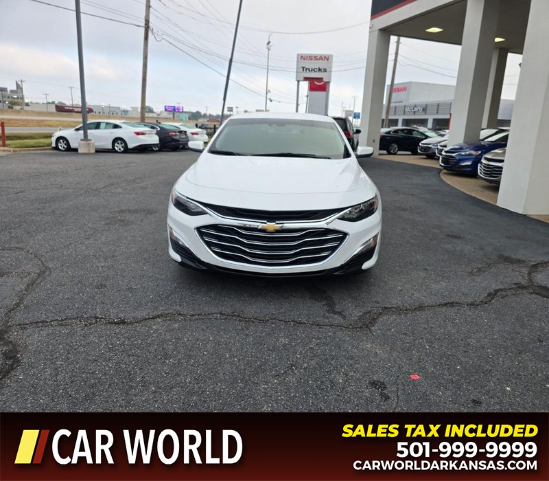 Chevrolet Malibu Vehicle Full-screen Gallery Image 2