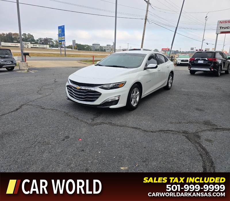 Chevrolet Malibu Vehicle Full-screen Gallery Image 3