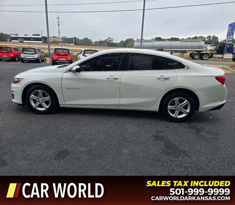 Chevrolet Malibu Vehicle Full-screen Gallery Image 4