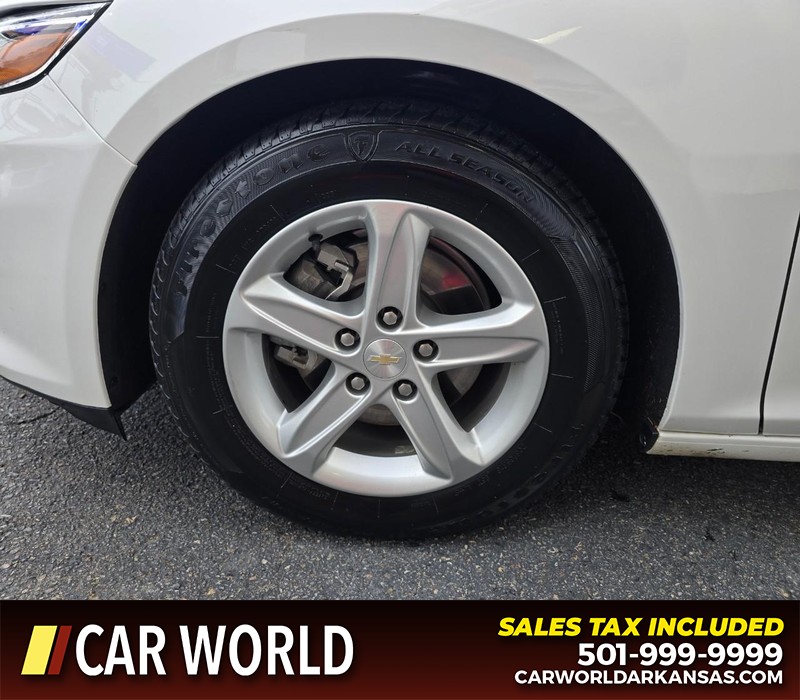 Chevrolet Malibu Vehicle Full-screen Gallery Image 6