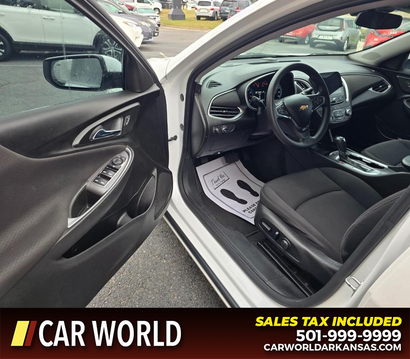 Chevrolet Malibu Vehicle Full-screen Gallery Image 7