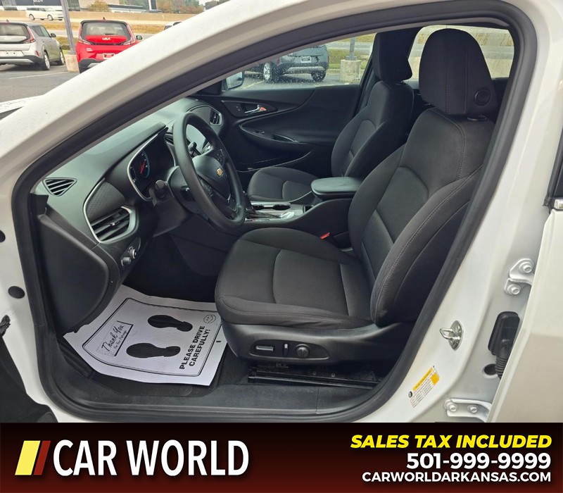 Chevrolet Malibu Vehicle Full-screen Gallery Image 8