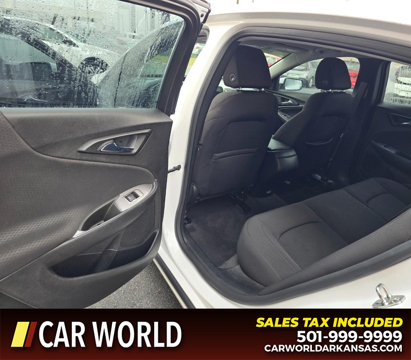 Chevrolet Malibu Vehicle Full-screen Gallery Image 9