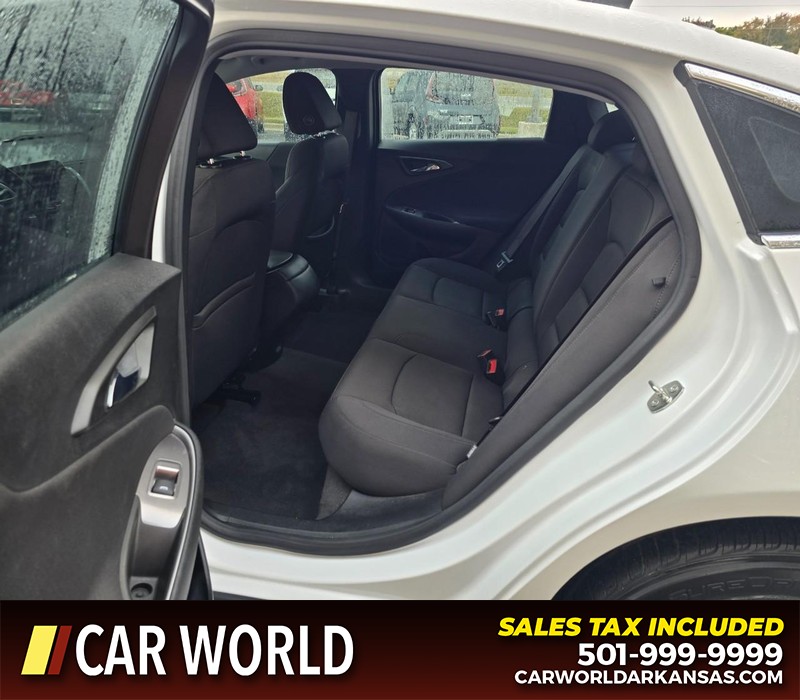 Chevrolet Malibu Vehicle Full-screen Gallery Image 10