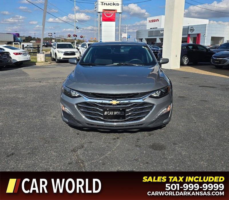 Chevrolet Malibu Vehicle Full-screen Gallery Image 2