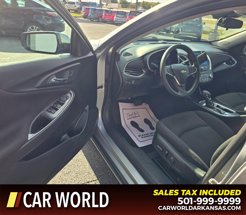 Chevrolet Malibu Vehicle Full-screen Gallery Image 7