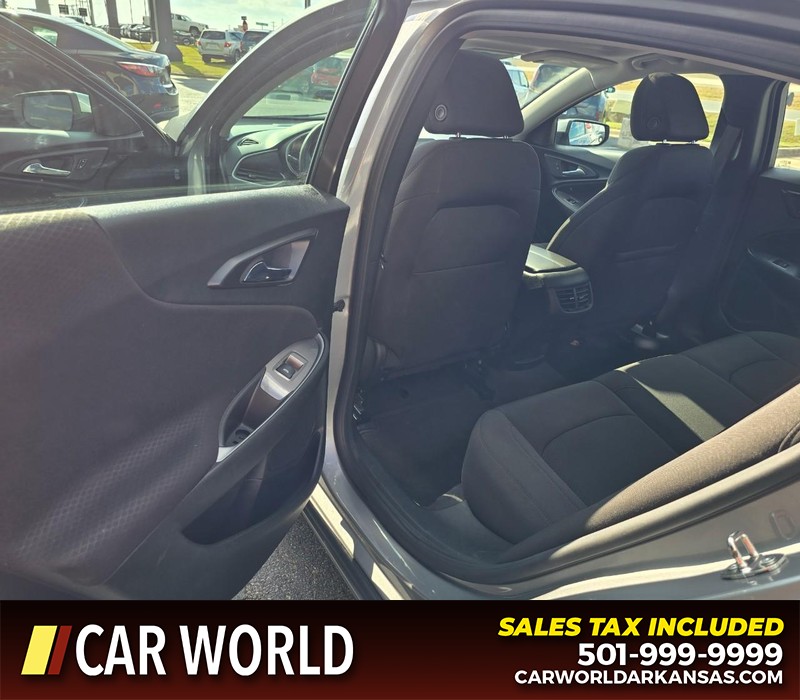 Chevrolet Malibu Vehicle Full-screen Gallery Image 9