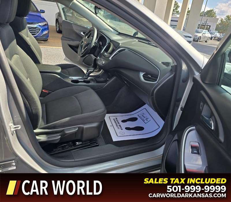 Chevrolet Malibu Vehicle Full-screen Gallery Image 11