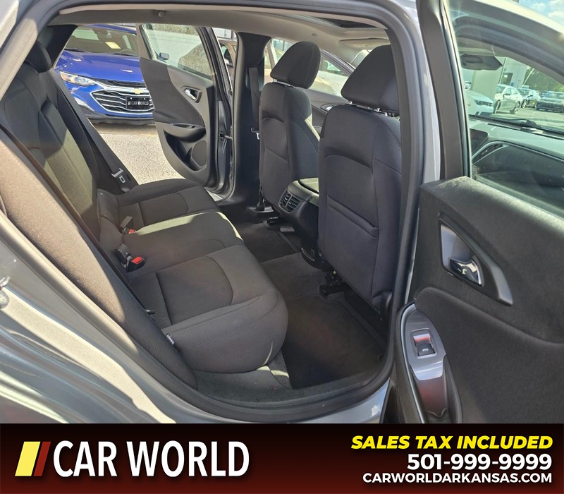 Chevrolet Malibu Vehicle Full-screen Gallery Image 12