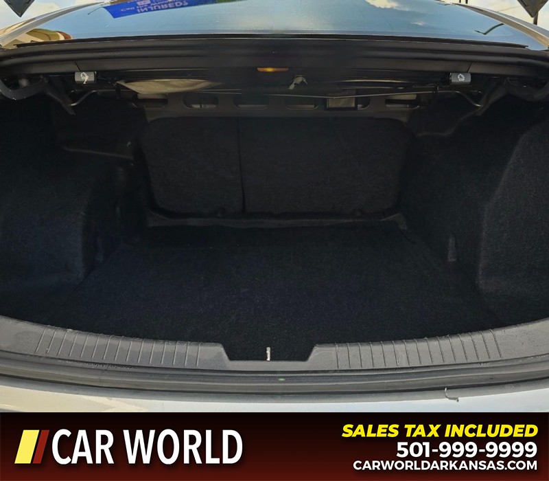 Chevrolet Malibu Vehicle Full-screen Gallery Image 13