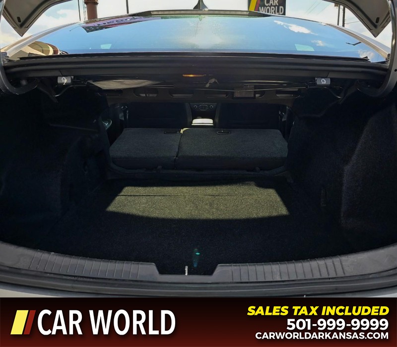 Chevrolet Malibu Vehicle Full-screen Gallery Image 14