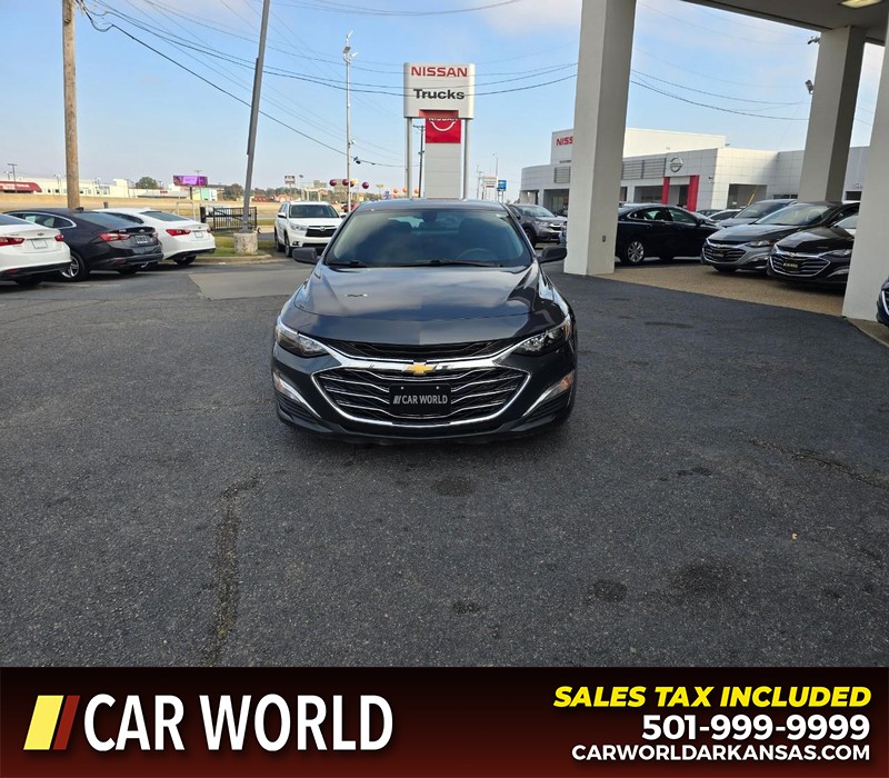 Chevrolet Malibu Vehicle Full-screen Gallery Image 2