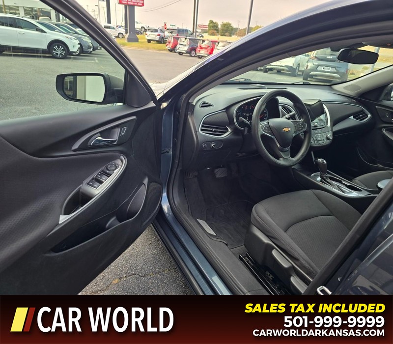 Chevrolet Malibu Vehicle Full-screen Gallery Image 7