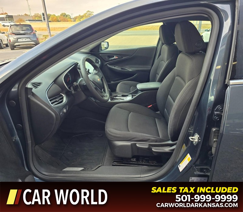 Chevrolet Malibu Vehicle Full-screen Gallery Image 8