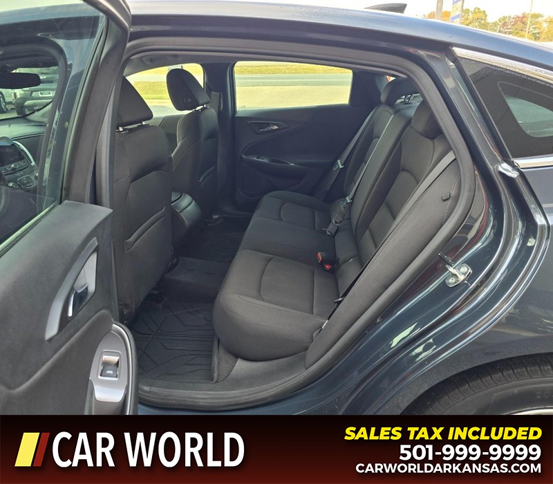 Chevrolet Malibu Vehicle Full-screen Gallery Image 10