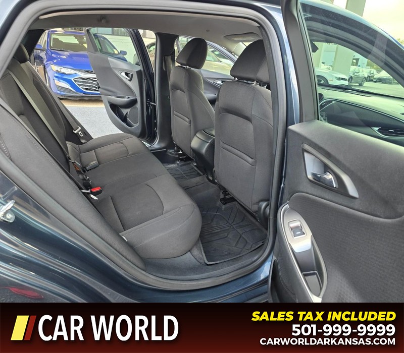 Chevrolet Malibu Vehicle Full-screen Gallery Image 12