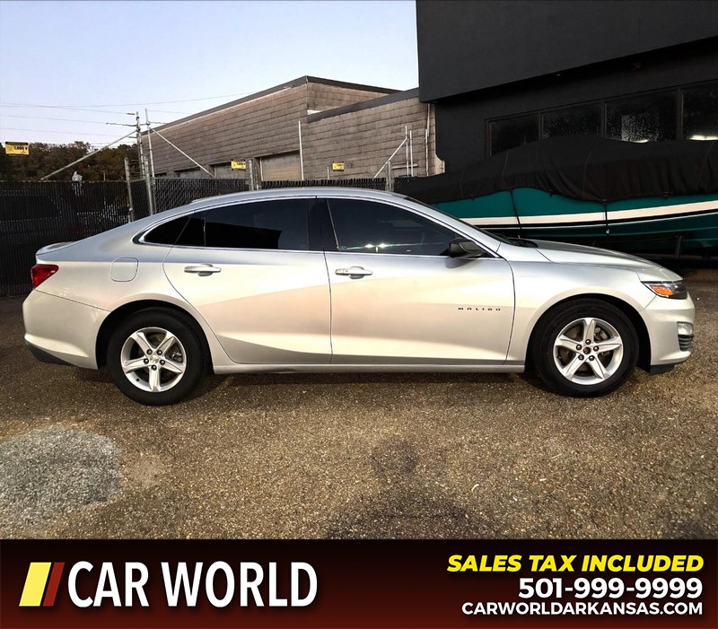 Chevrolet Malibu Vehicle Full-screen Gallery Image 2