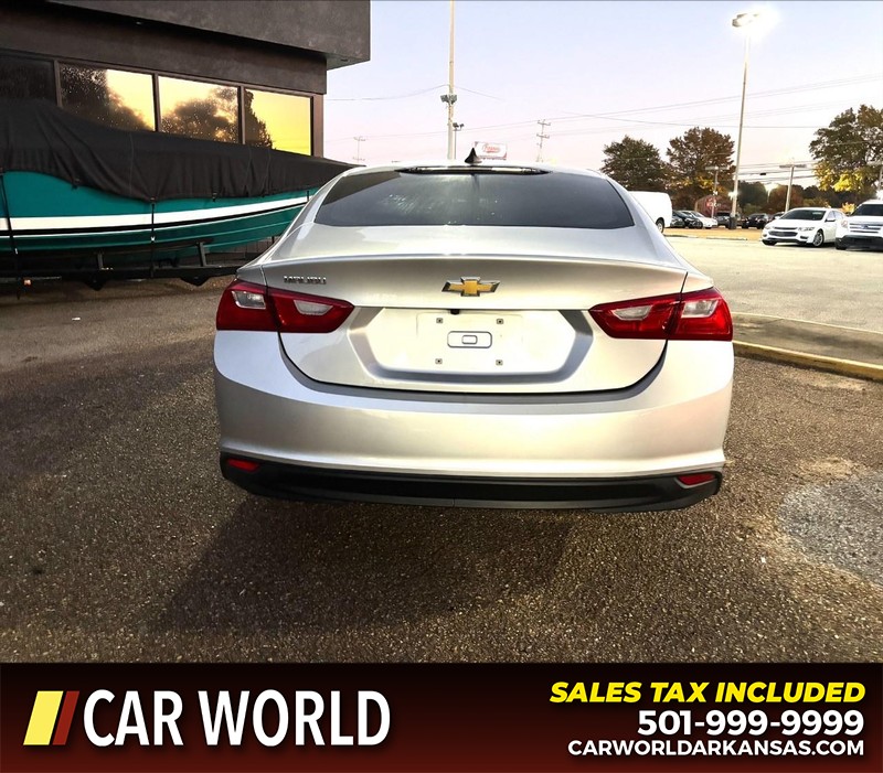 Chevrolet Malibu Vehicle Full-screen Gallery Image 4