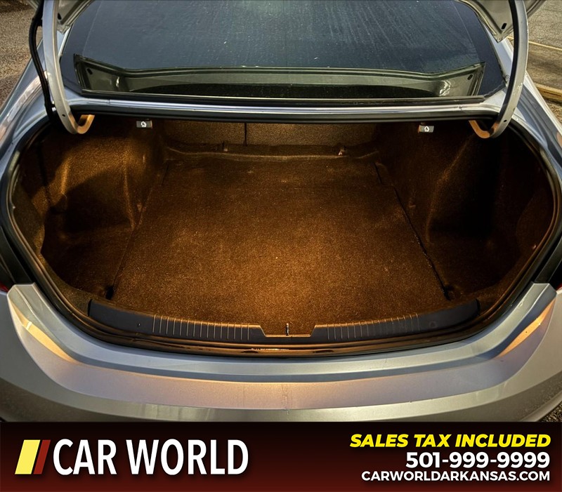 Chevrolet Malibu Vehicle Full-screen Gallery Image 6