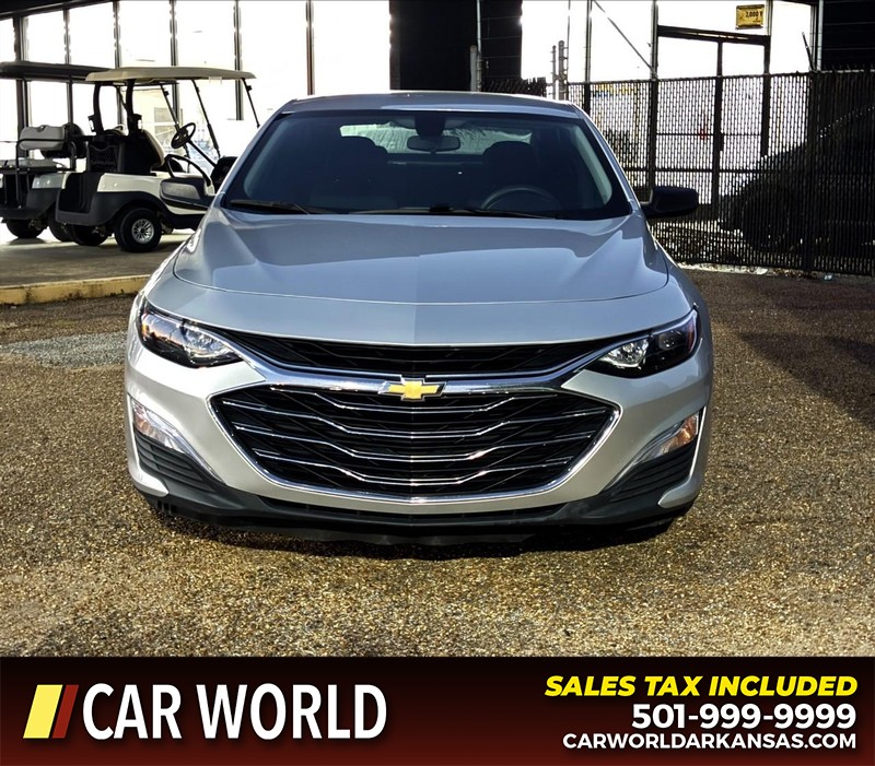 Chevrolet Malibu Vehicle Full-screen Gallery Image 10