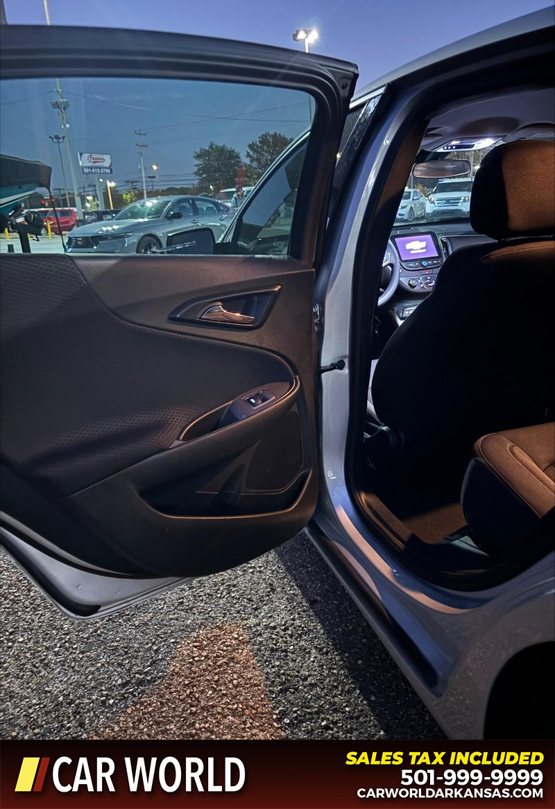 Chevrolet Malibu Vehicle Full-screen Gallery Image 14