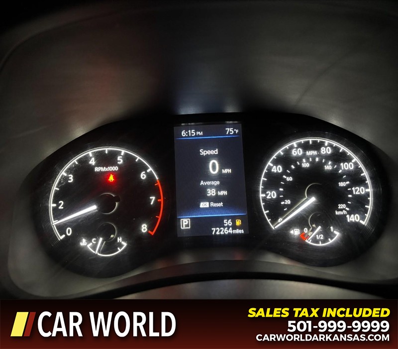 Nissan Altima Vehicle Full-screen Gallery Image 20