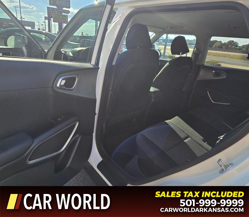 Kia Soul Vehicle Full-screen Gallery Image 9