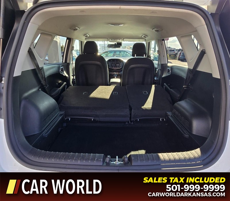 Kia Soul Vehicle Full-screen Gallery Image 14