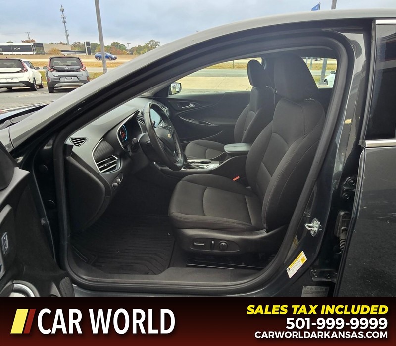 Chevrolet Malibu Vehicle Full-screen Gallery Image 8