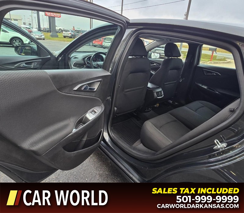 Chevrolet Malibu Vehicle Full-screen Gallery Image 9