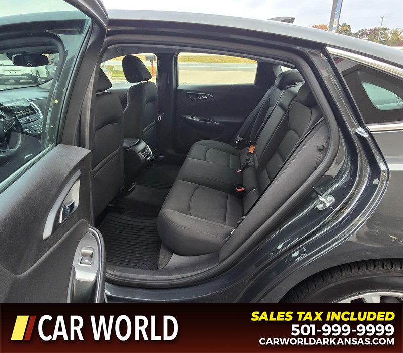 Chevrolet Malibu Vehicle Full-screen Gallery Image 10